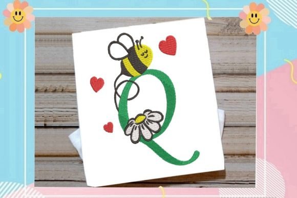Cute Bee Q Letter Monogram Review